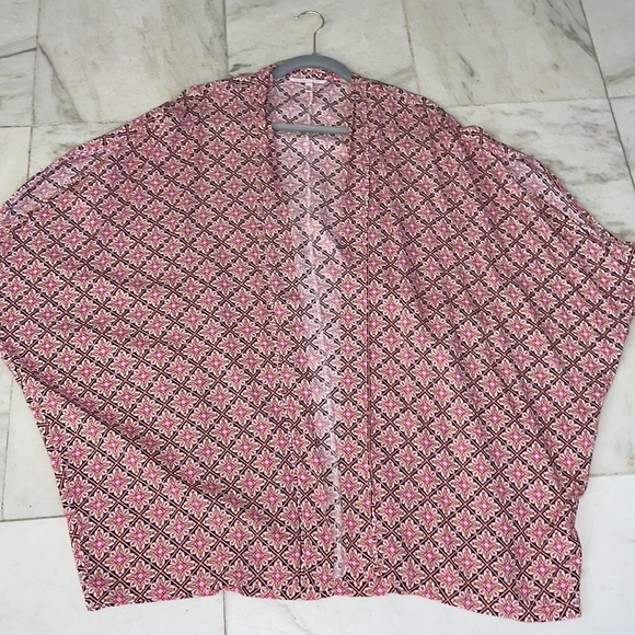 Victoria’s Secret Kimono - Picture 4 of 10